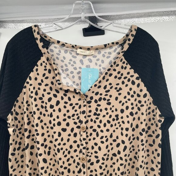 REB. in J. Womens Button Up Top Tie Hem Tan/Black Spotted Size XL New - Picture 2 of 9